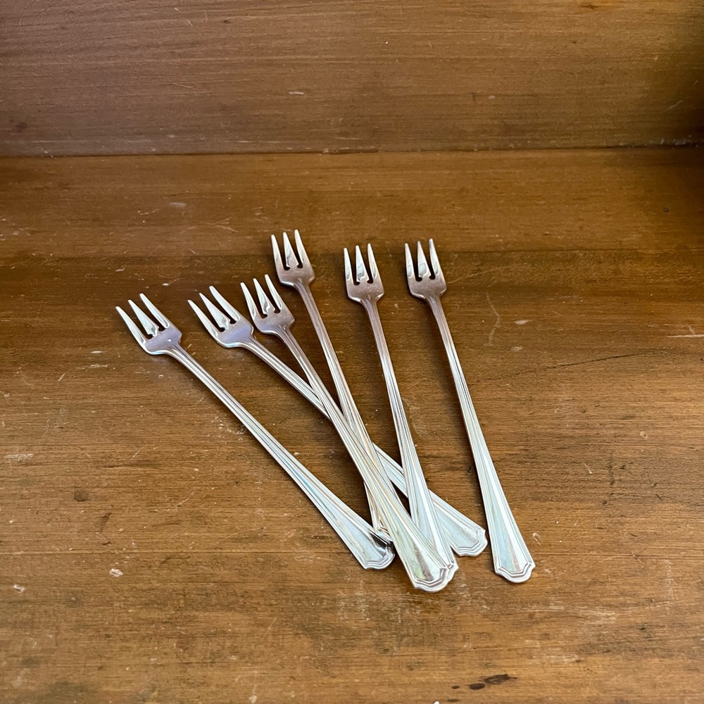 Oneida Silver Plated Cocktail Seafood hors d’oeuvres charcuterie Forks Set Of 6